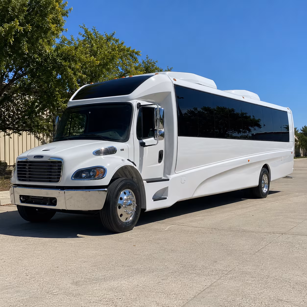 deltona 25 passenger minibus