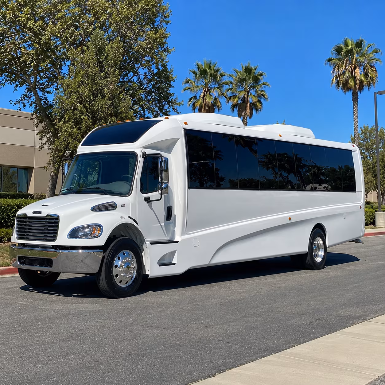 deltona 28 passenger minibus