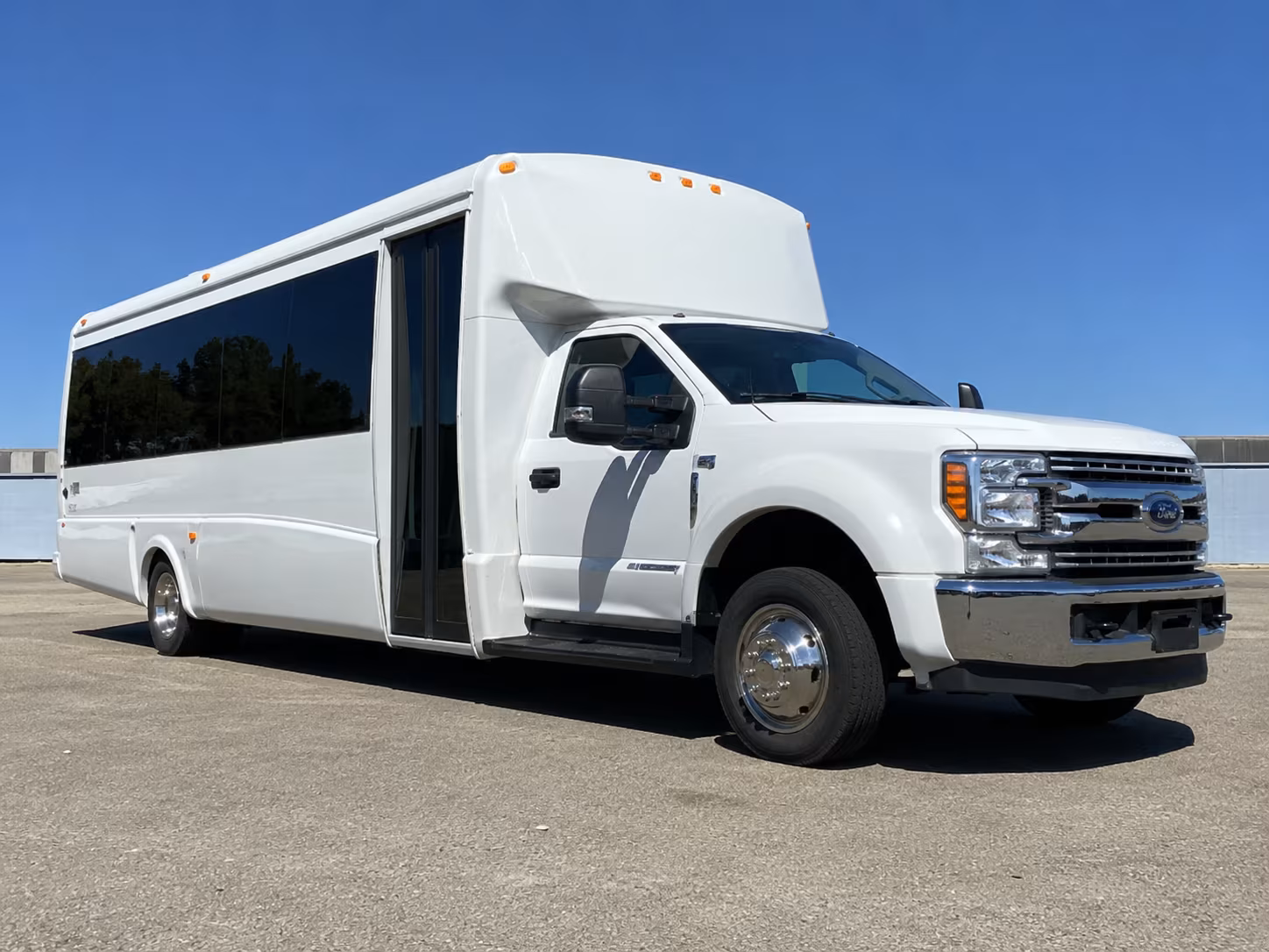 rent a bus in deltona for university high school prom