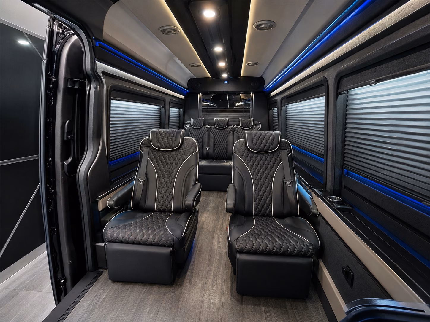 shuttle buses between deltona port canaveral and the airports