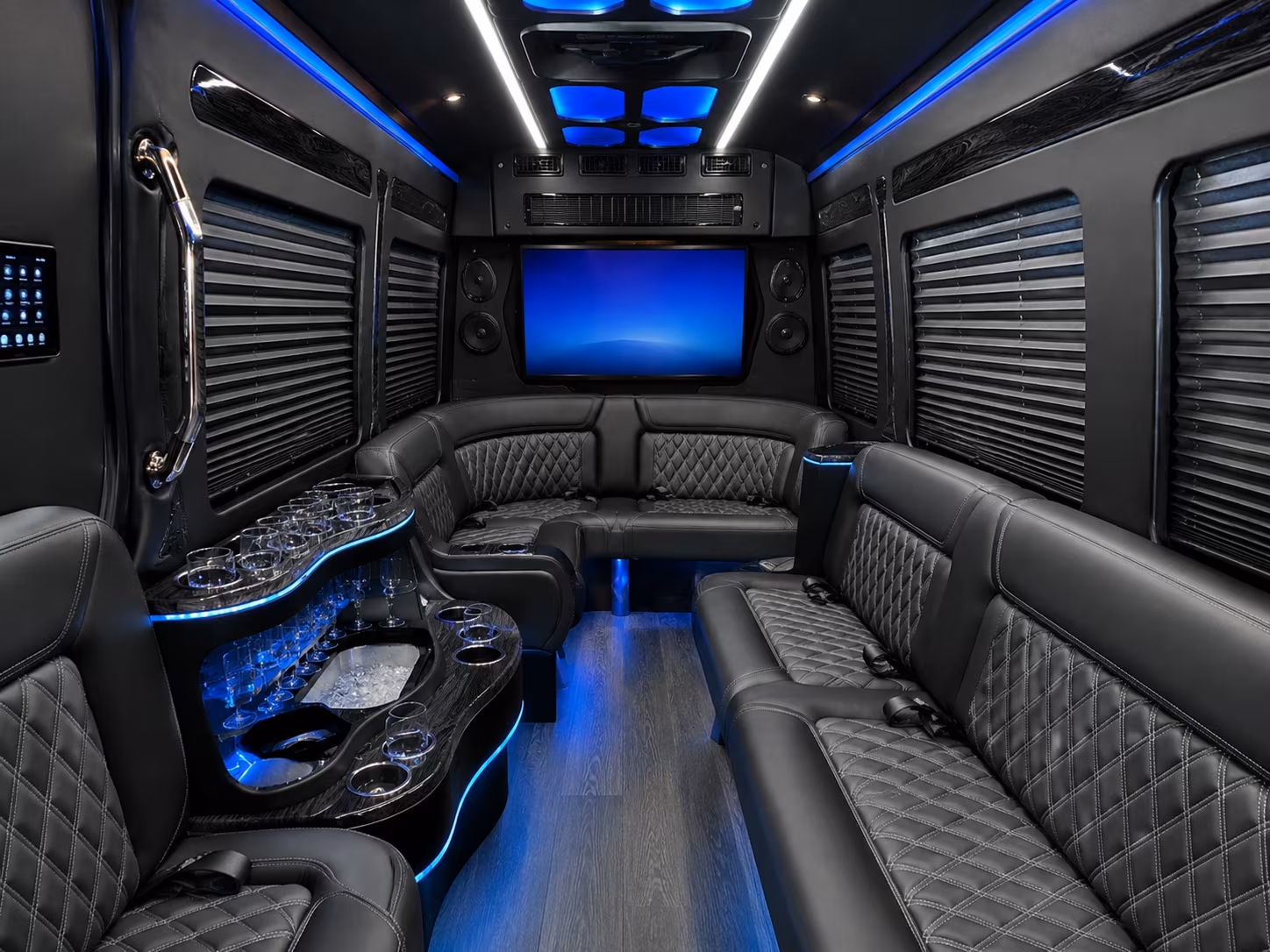 theme park and attraction buses for deltona groups